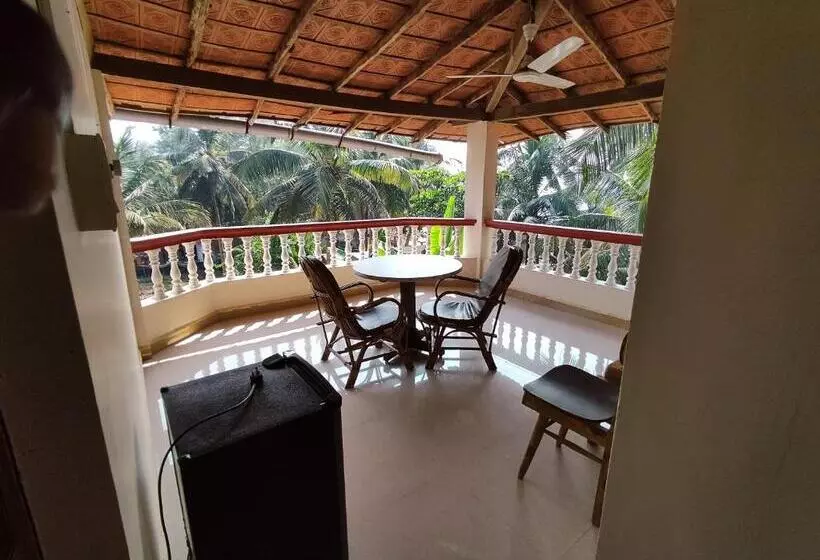 Hotelli Maria Paulo Guest House Bar And Restaurant