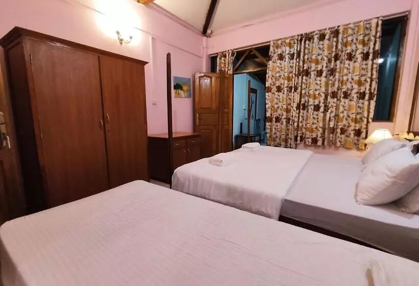 Hotelli Maria Paulo Guest House Bar And Restaurant