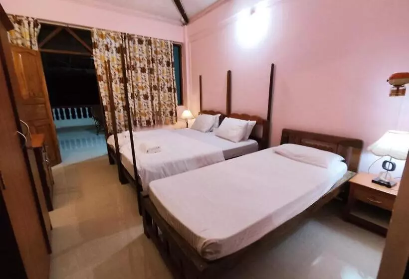 Hotelli Maria Paulo Guest House Bar And Restaurant