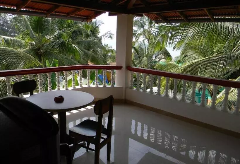 Hotelli Maria Paulo Guest House Bar And Restaurant