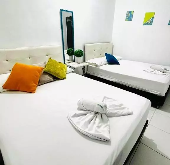 Hotelli Riviera Central