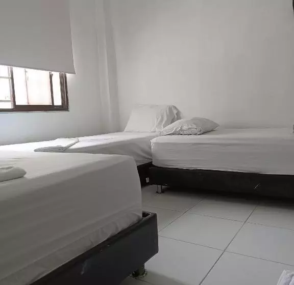 Hotelli Riviera Central