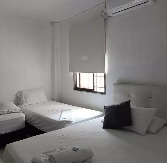 Hotelli Riviera Central