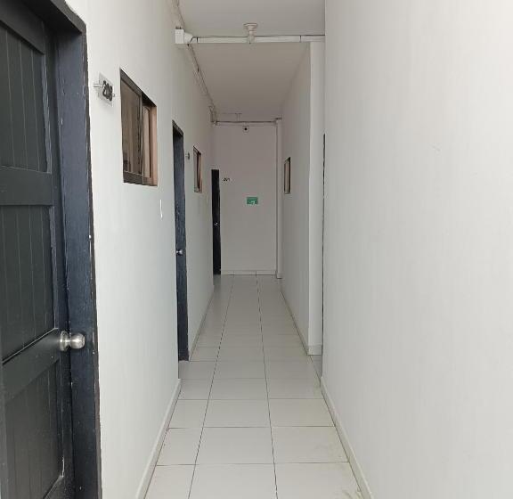 هتل Riviera Central