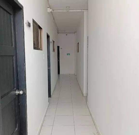 Hotelli Riviera Central