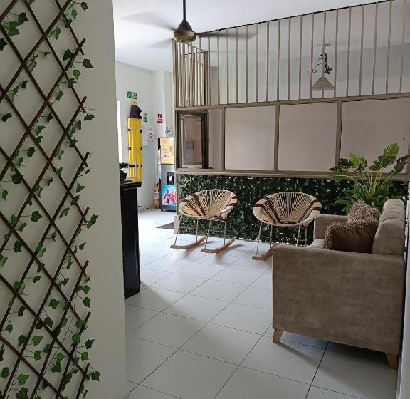 هتل Riviera Central