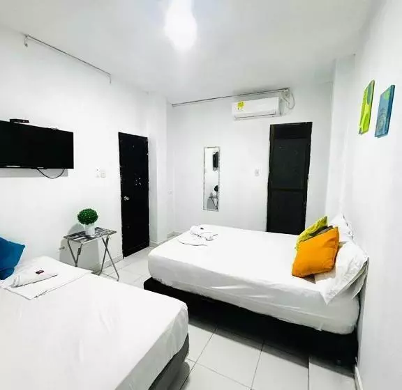 Hotelli Riviera Central