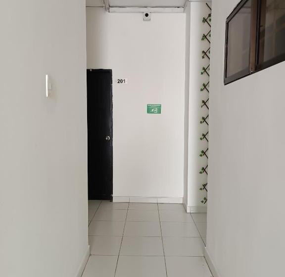 هتل Riviera Central