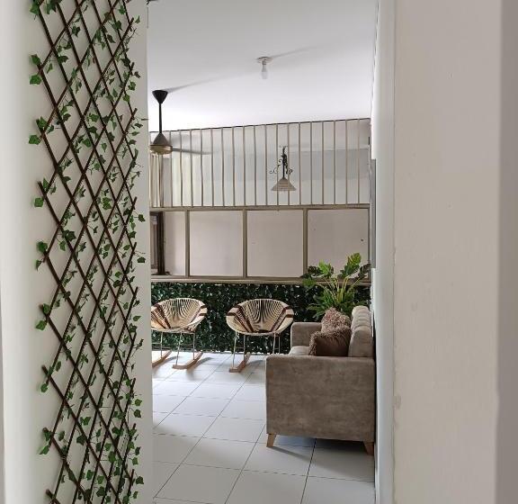 هتل Riviera Central