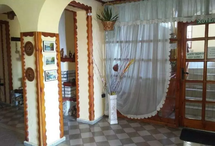 هتل Stefan Family