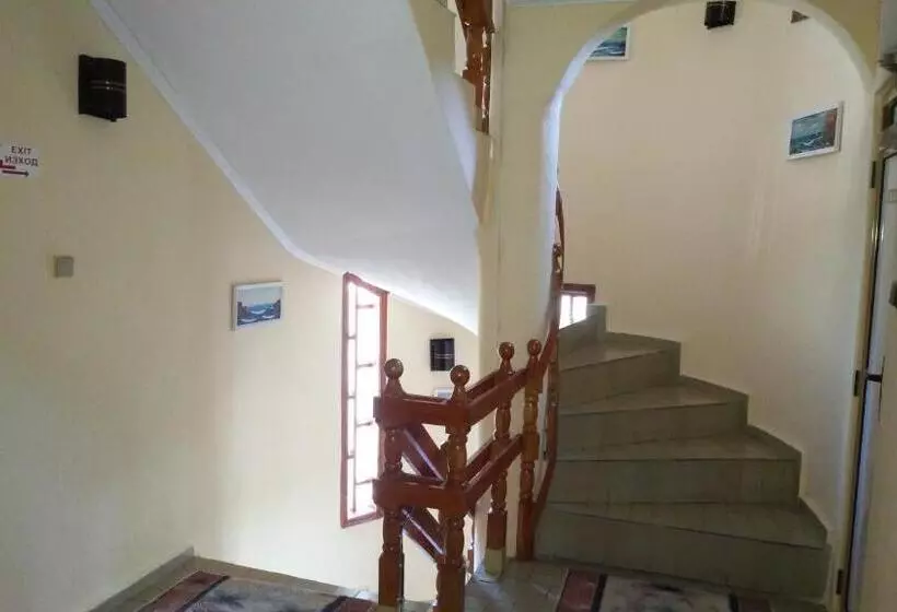 هتل Stefan Family