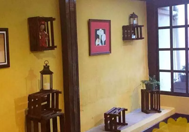 هتل Y Cafe Casa Del Valle