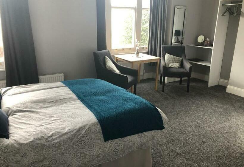 بنسيون Carlton Guest House