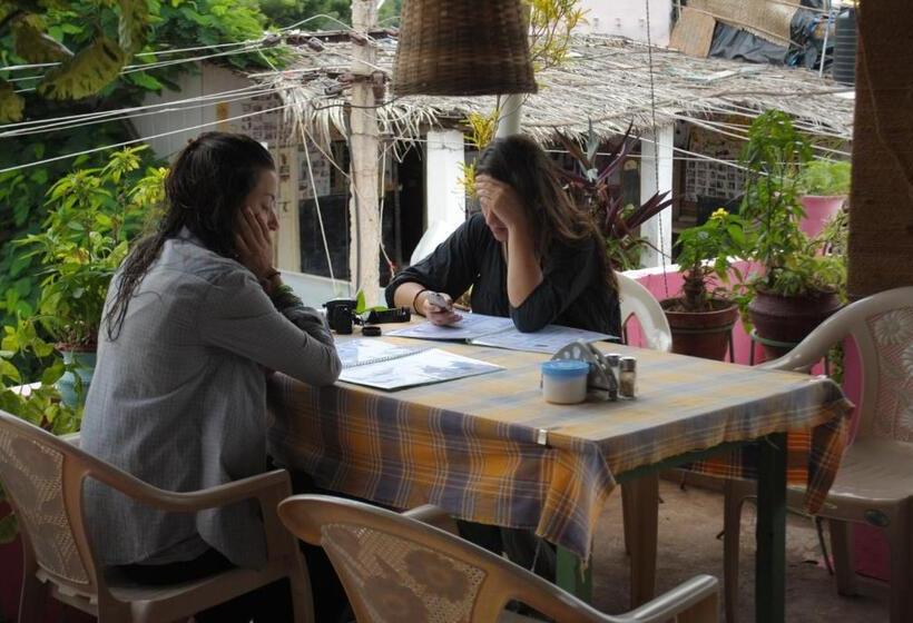 פנסיון Gopi Guest House