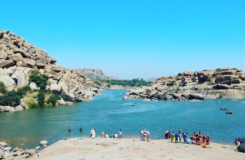 פנסיון Gopi Guest House