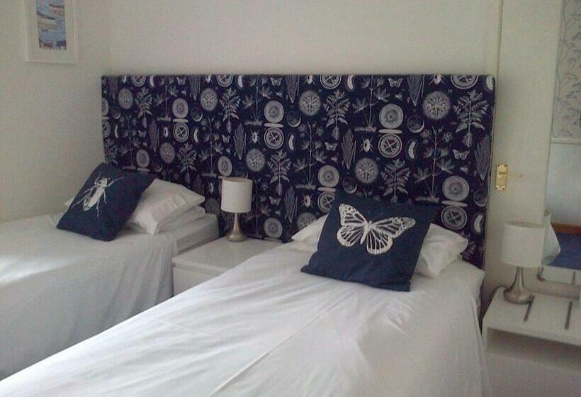 펜션 Lewinsdale Lodge