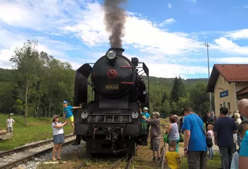Majatalo Penzion Pod Boubínem