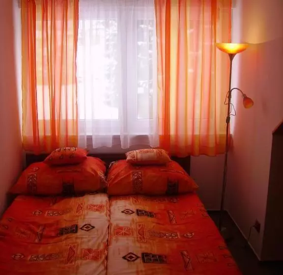 Majatalo Penzion Pod Boubínem