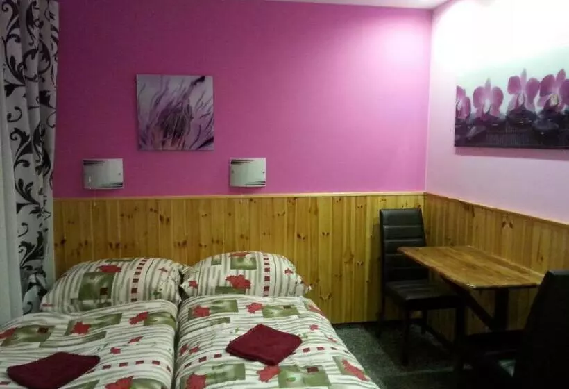 Majatalo Penzion Pod Boubínem