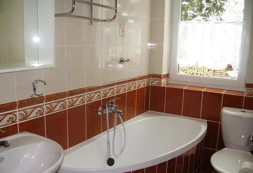 Majatalo Penzion Pod Boubínem