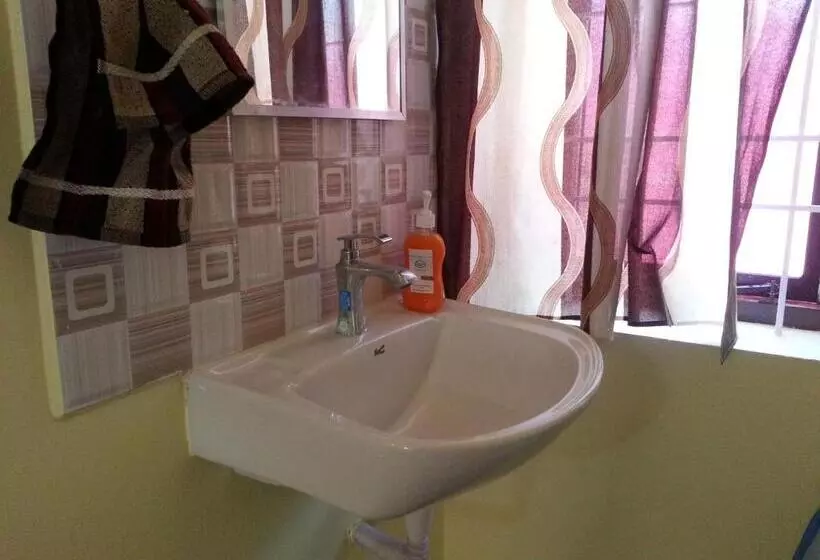 Majatalo Silver Moon Guest House