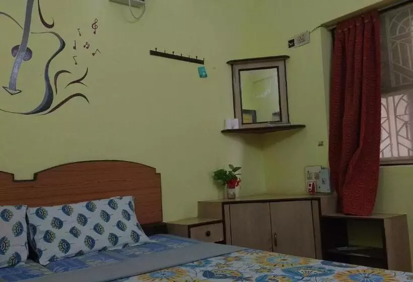 Majatalo Silver Moon Guest House