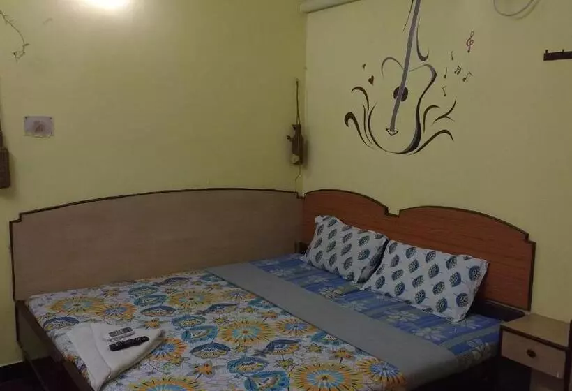 Majatalo Silver Moon Guest House