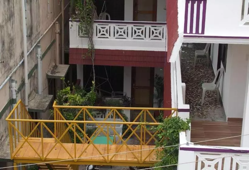 Majatalo Silver Moon Guest House