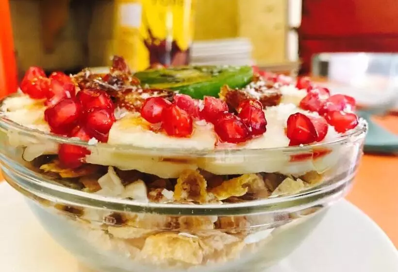 Majatalo Silver Moon Guest House