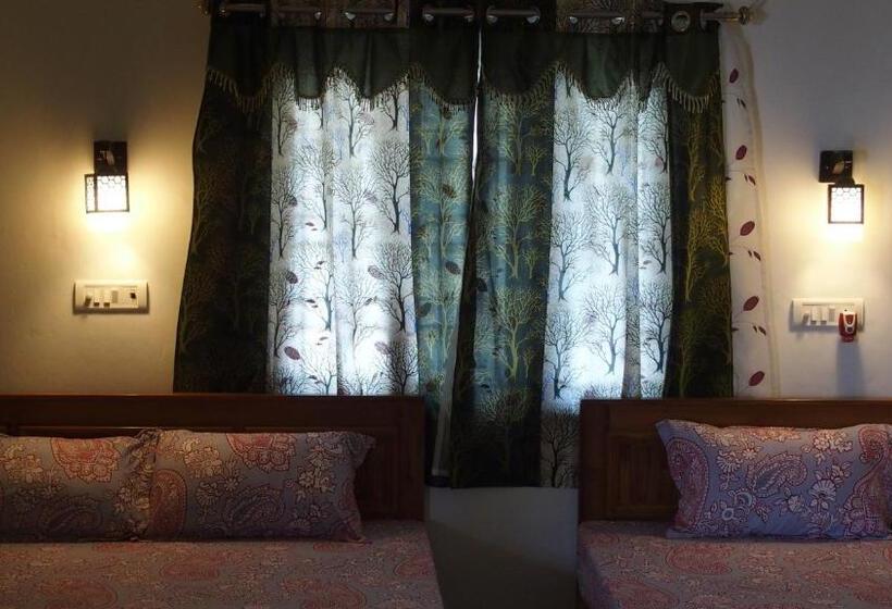 Panzió Silver Moon Guest House