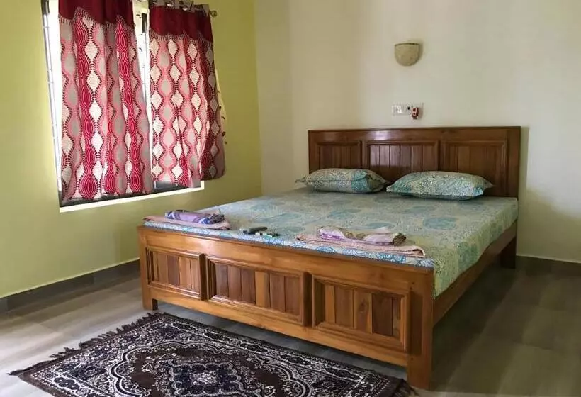 Majatalo Silver Moon Guest House