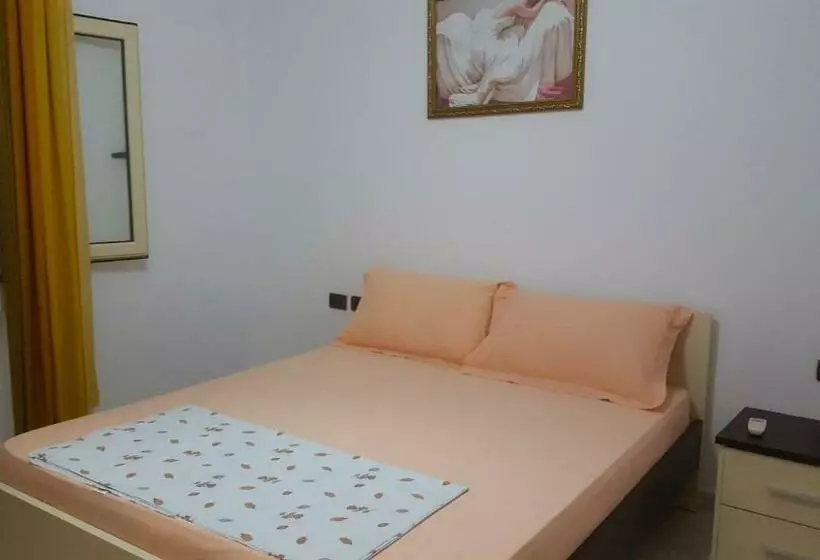 ペンション Villa Elvis Guesthouse