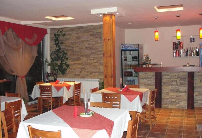 Pansiyon Zasheva Kushta Guesthouse