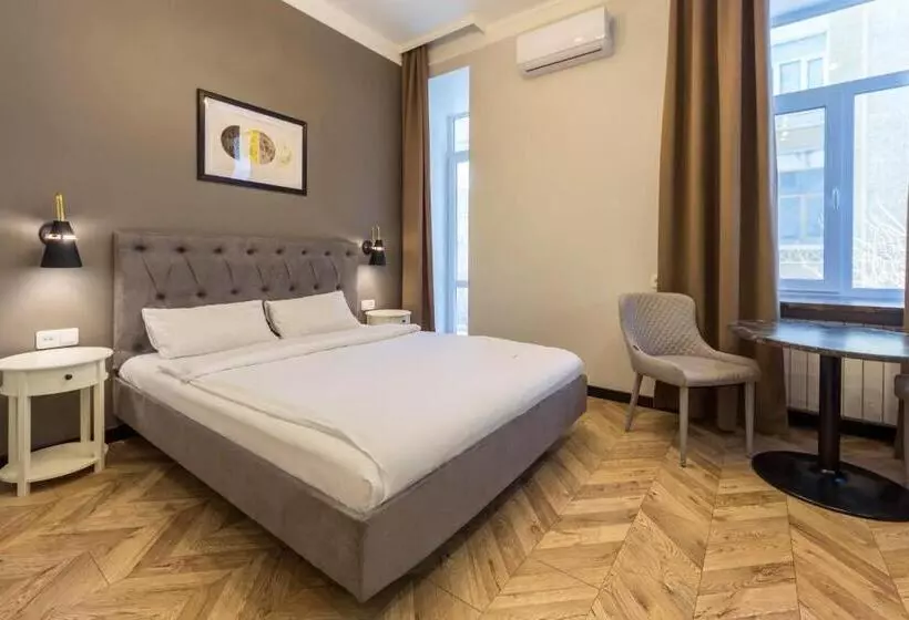 Apartments On Antonovycha