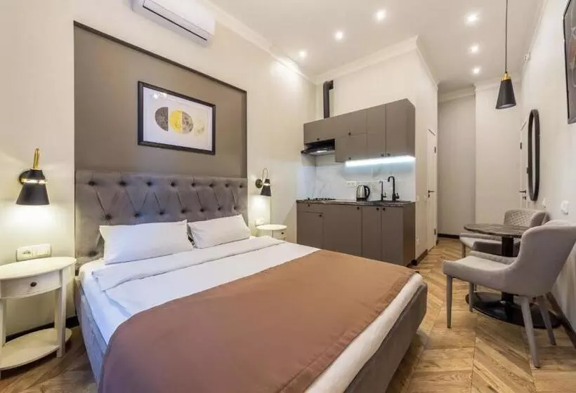 Apartments On Antonovycha