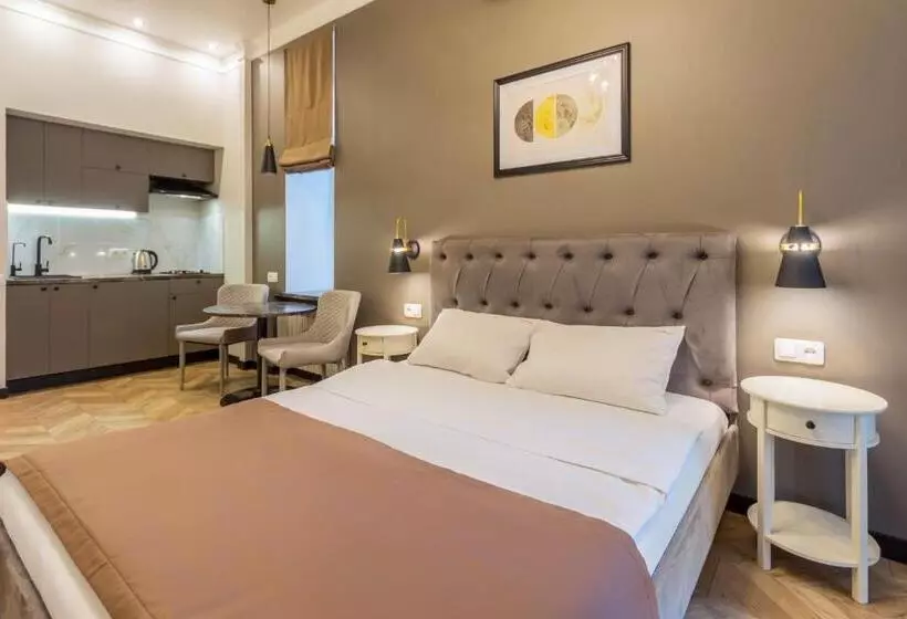 Apartments On Antonovycha