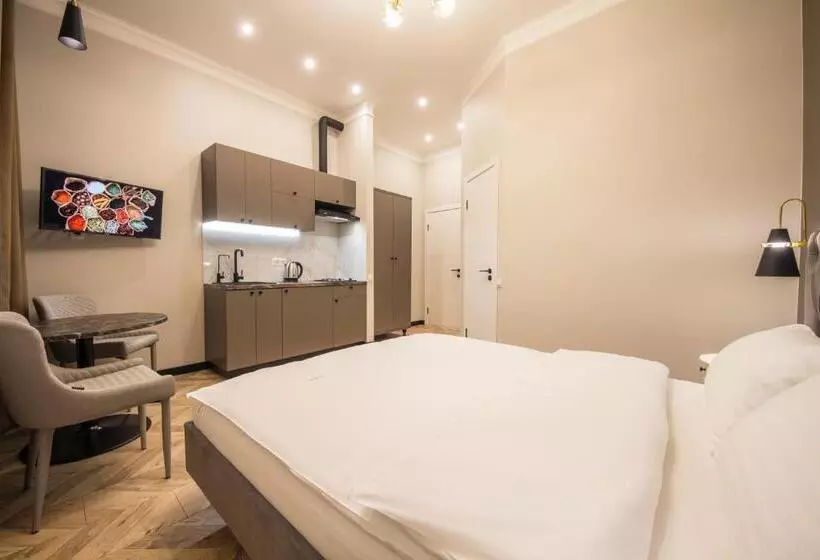 Apartments On Antonovycha