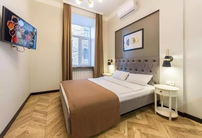 Apartments On Antonovycha