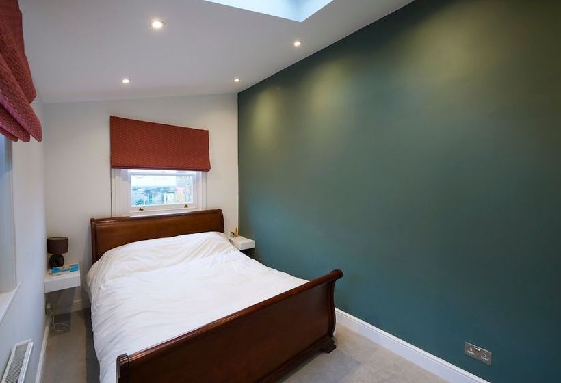 Modern 3 Bedroom House With Garden In Peckham