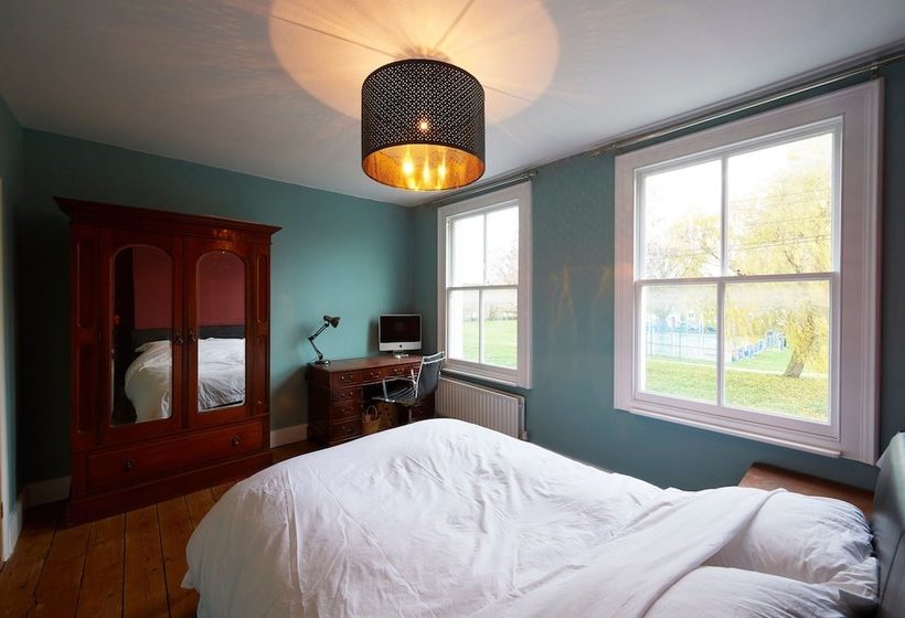 Modern 3 Bedroom House With Garden In Peckham