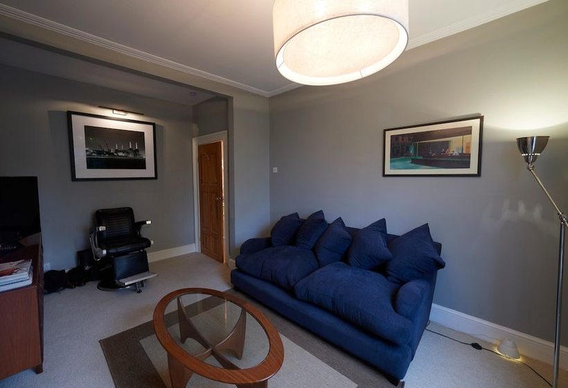 Modern 3 Bedroom House With Garden In Peckham