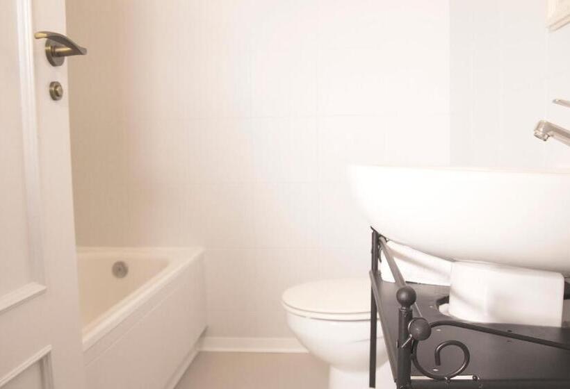 بنسيون Hostal Boreal Mistral