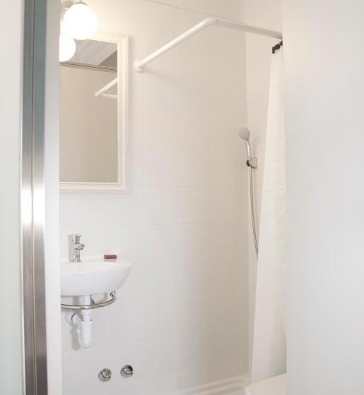 بنسيون Hostal Boreal Mistral