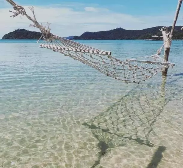 استراحتگاه Baan Koh Mak