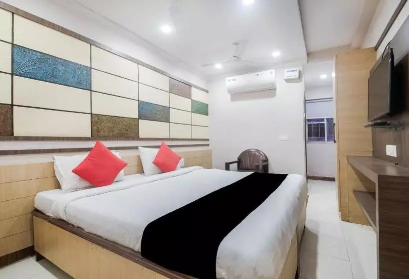 ホテル Spot On 76759 Tanvi Inn