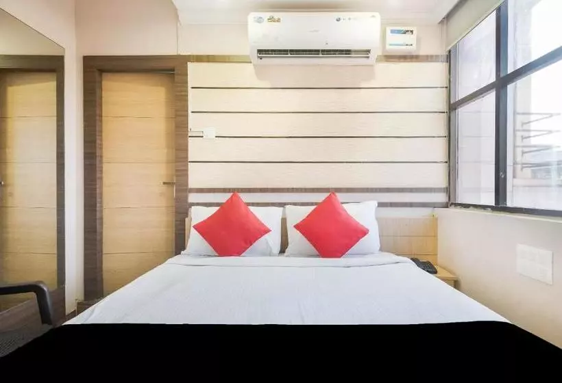 ホテル Spot On 76759 Tanvi Inn