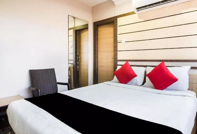 ホテル Spot On 76759 Tanvi Inn