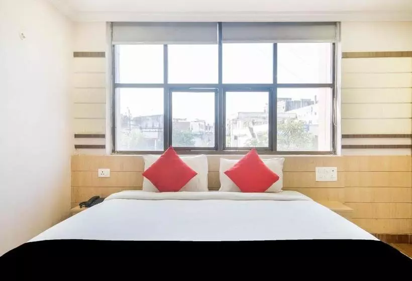 ホテル Spot On 76759 Tanvi Inn