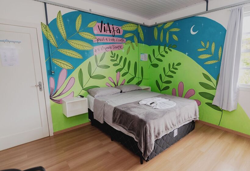 Araucária Hostel E Pousada