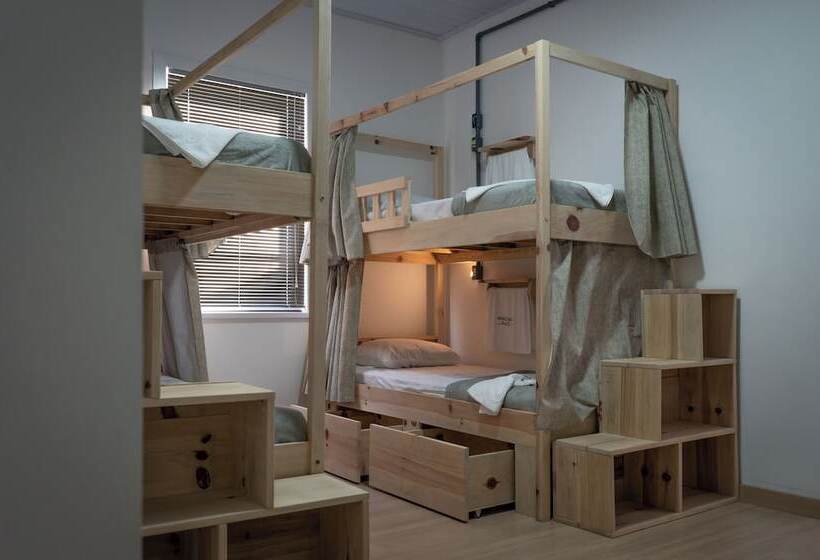 Araucária Hostel E Pousada